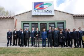 La deuxième génération dans la coopération internationale de l’Europe. Le processus de construction de l’eurocidad Chaves-Verín (en espagnol)